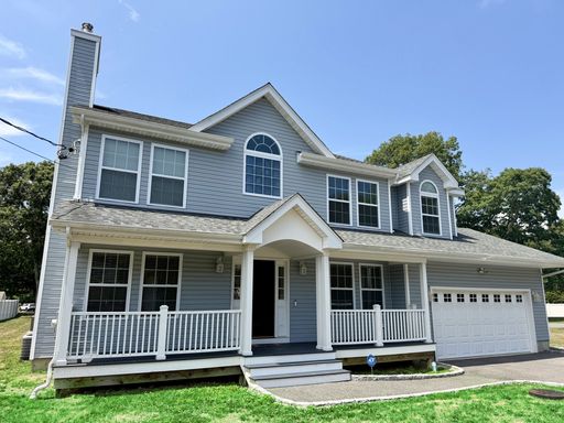 Massive Renovated Home with En-Suite Bath & Electricity included