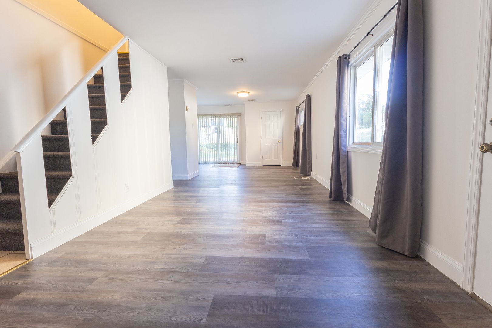 Spacious 2 Bedroom, 1 Bathroom (Full House - Rental)