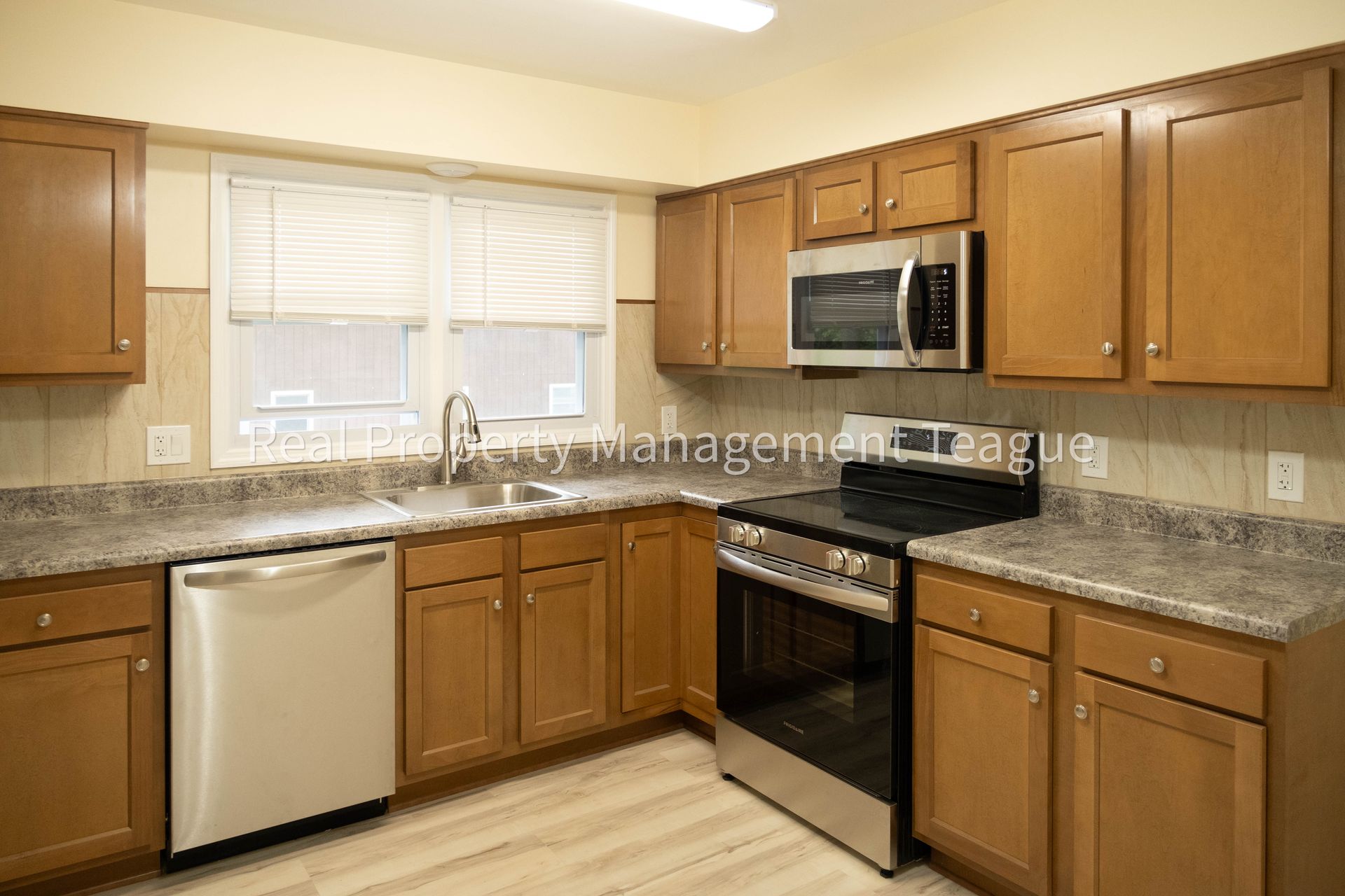 East Greenbush Apartment: 96 Elliot Road