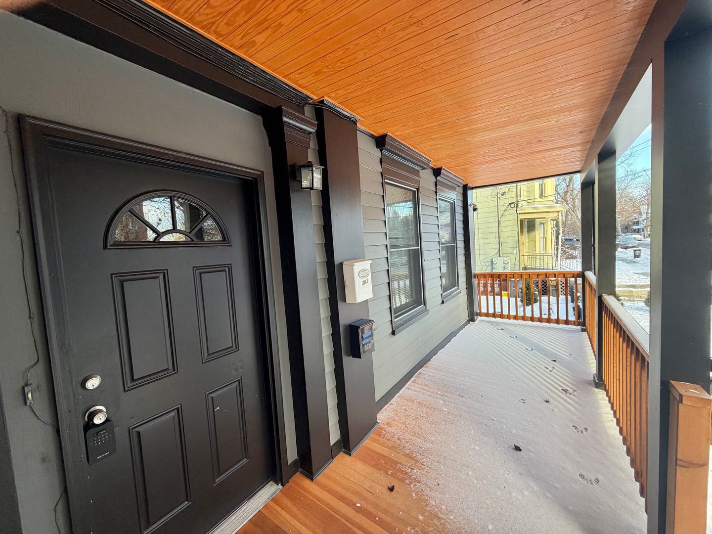 Newburgh House: 283 Grand Street