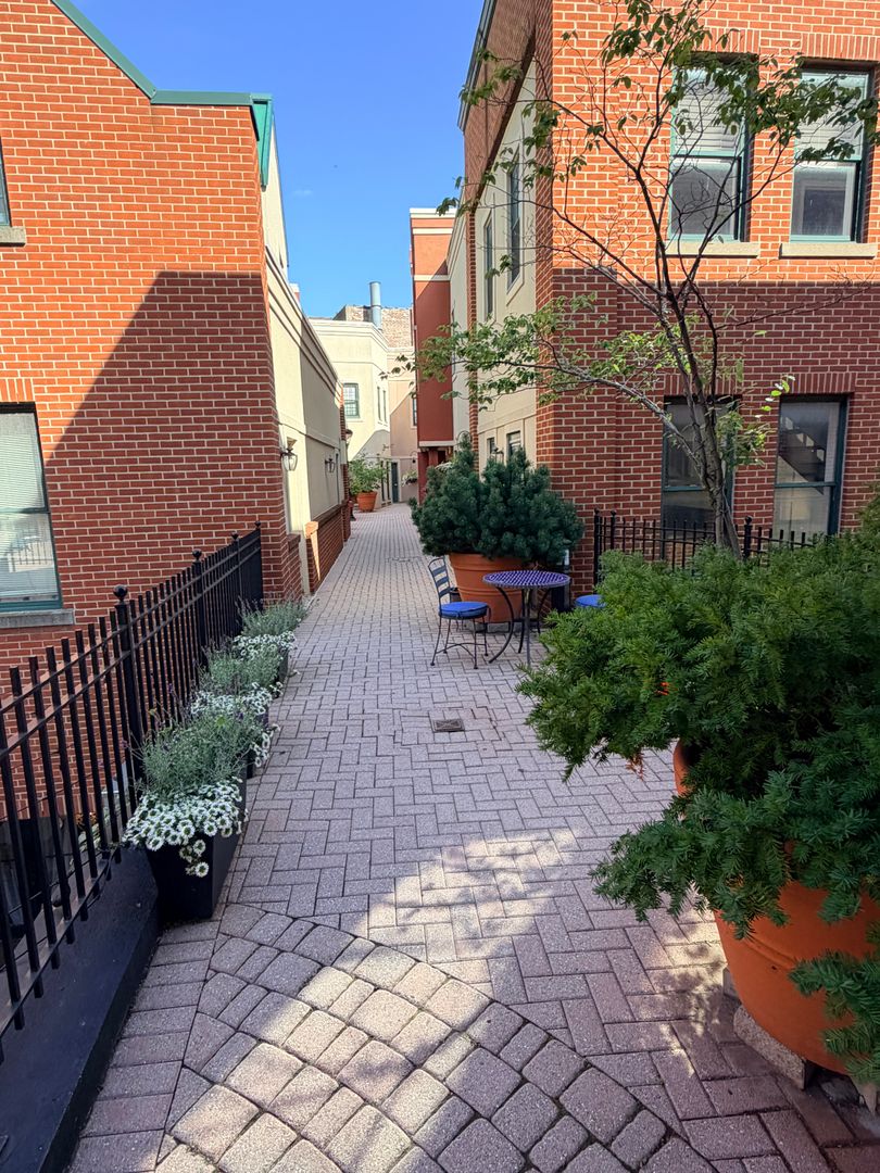 133 Walton Street Unit 130 6 of 12