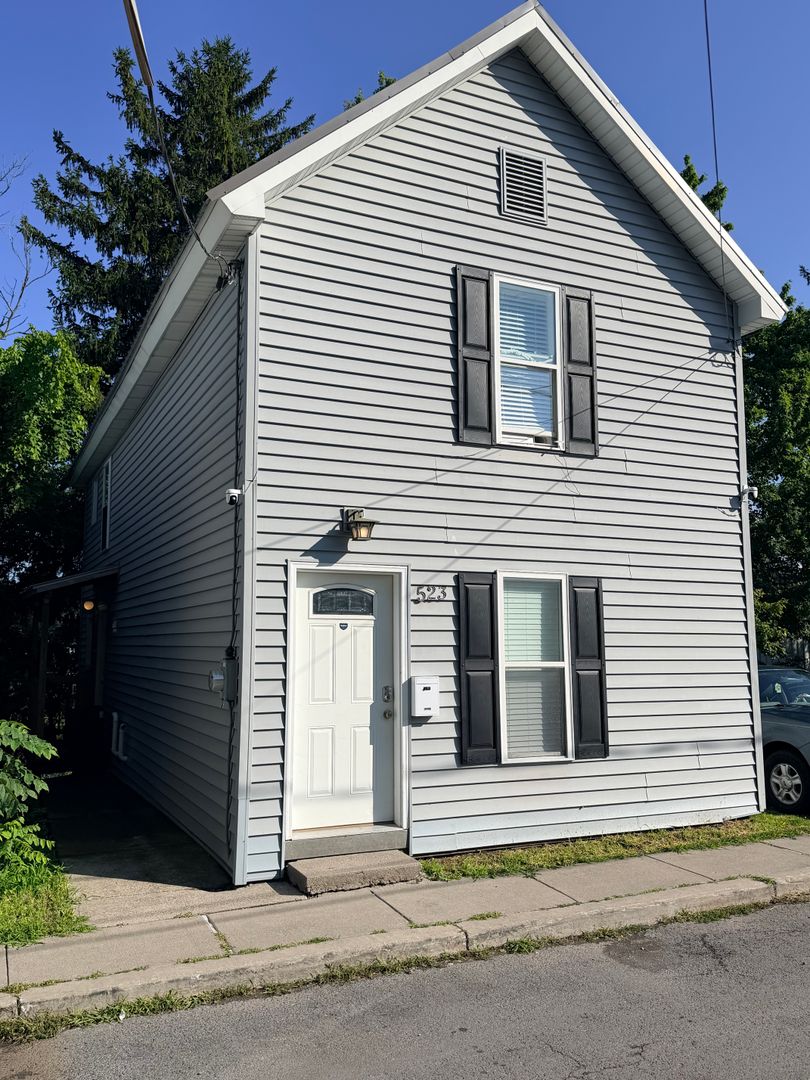 Watertown House: 523 Jefferson Street