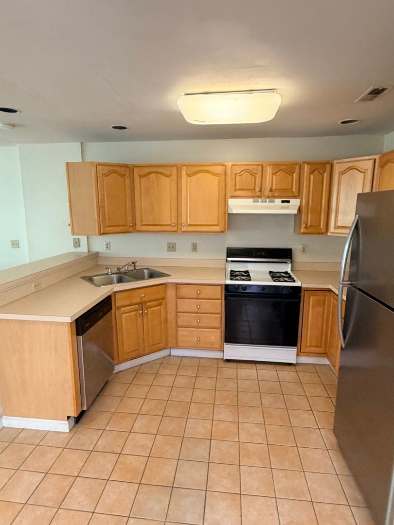133 Walton Street Unit 130 9 of 12
