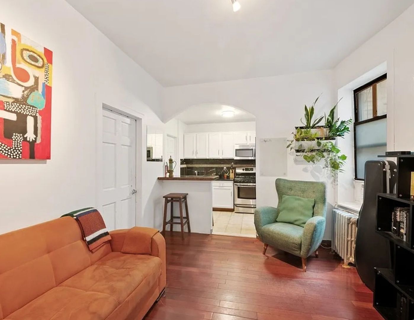 Williamsburg Apartment: 154 South Third St