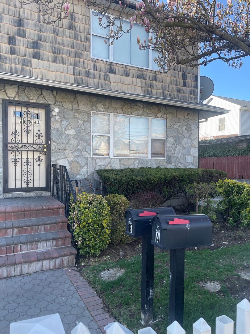 JAMAICA Apartment: 167-14 145 ave