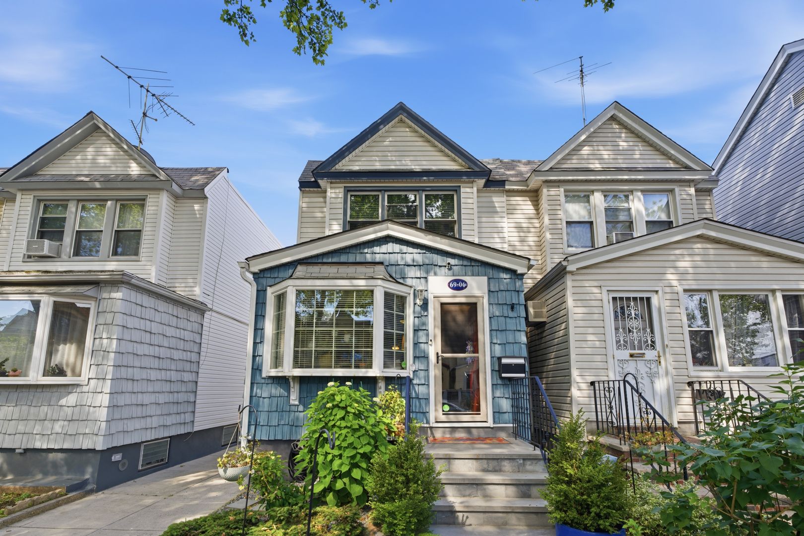 Glendale House: 6906 66th Place