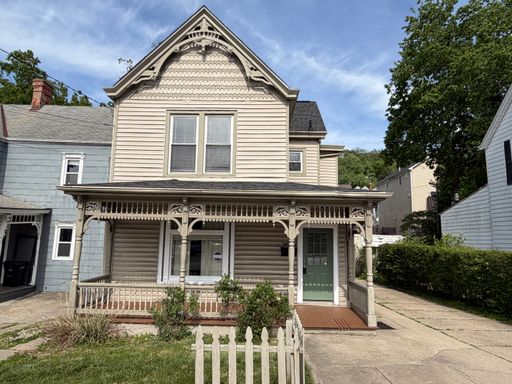 Updated 2 BR 1.5 BA Victorian Home! – photo 1