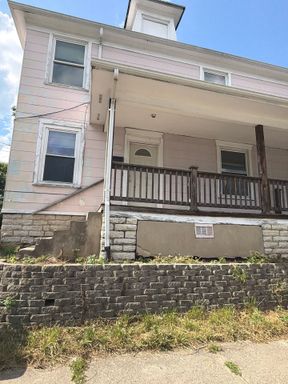 Spacious 2 BR 1 BA Home – photo 1