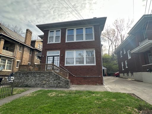 Timeless beauty with modern amenities! – photo 1
