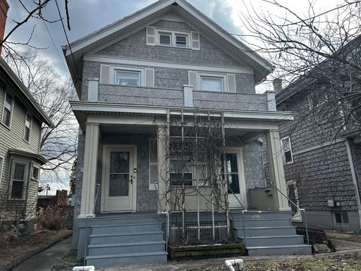 Fantastic unit- great location! – photo 1