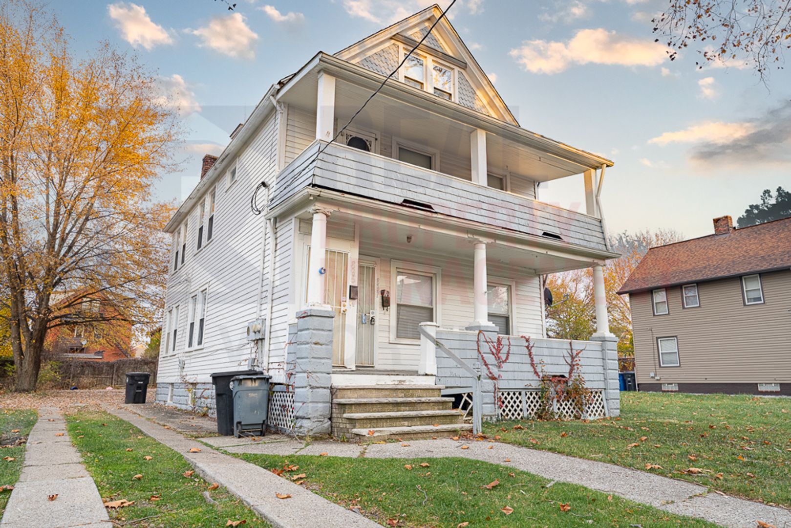 Cleveland Apartment: 897 Stevenson Rd,