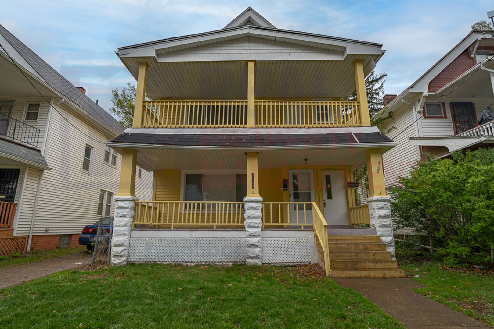 Cleveland Apartment: 11702-11704 Saywell Ave,