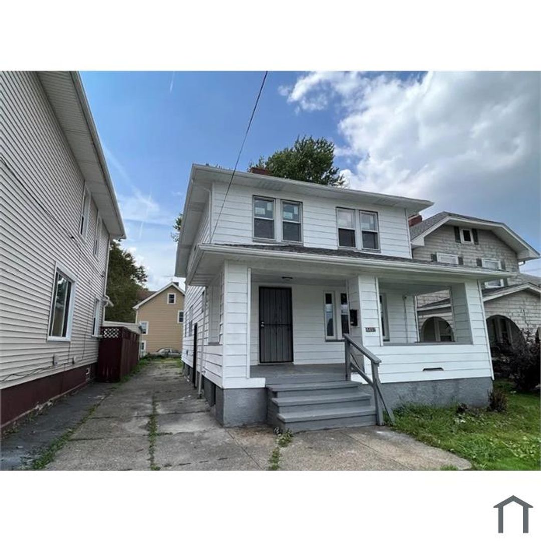 Cleveland House: 4492 Turney Rd,