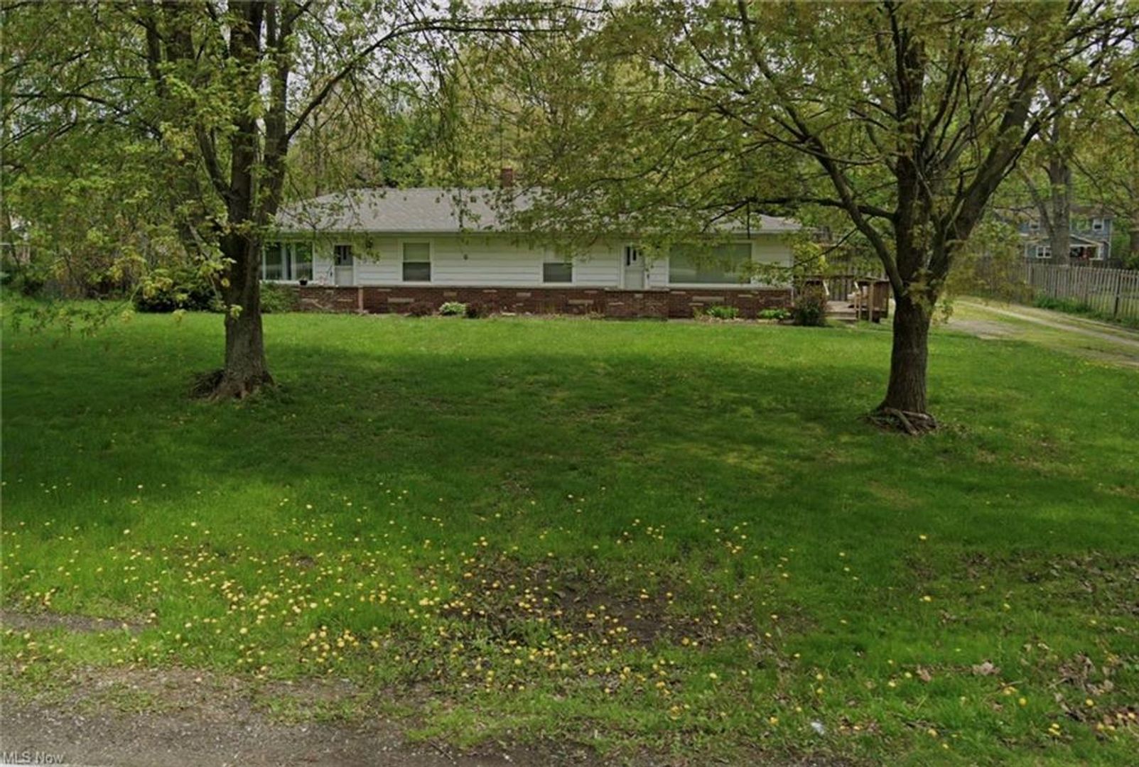 Kent Townhome: 473 Deidrick Road