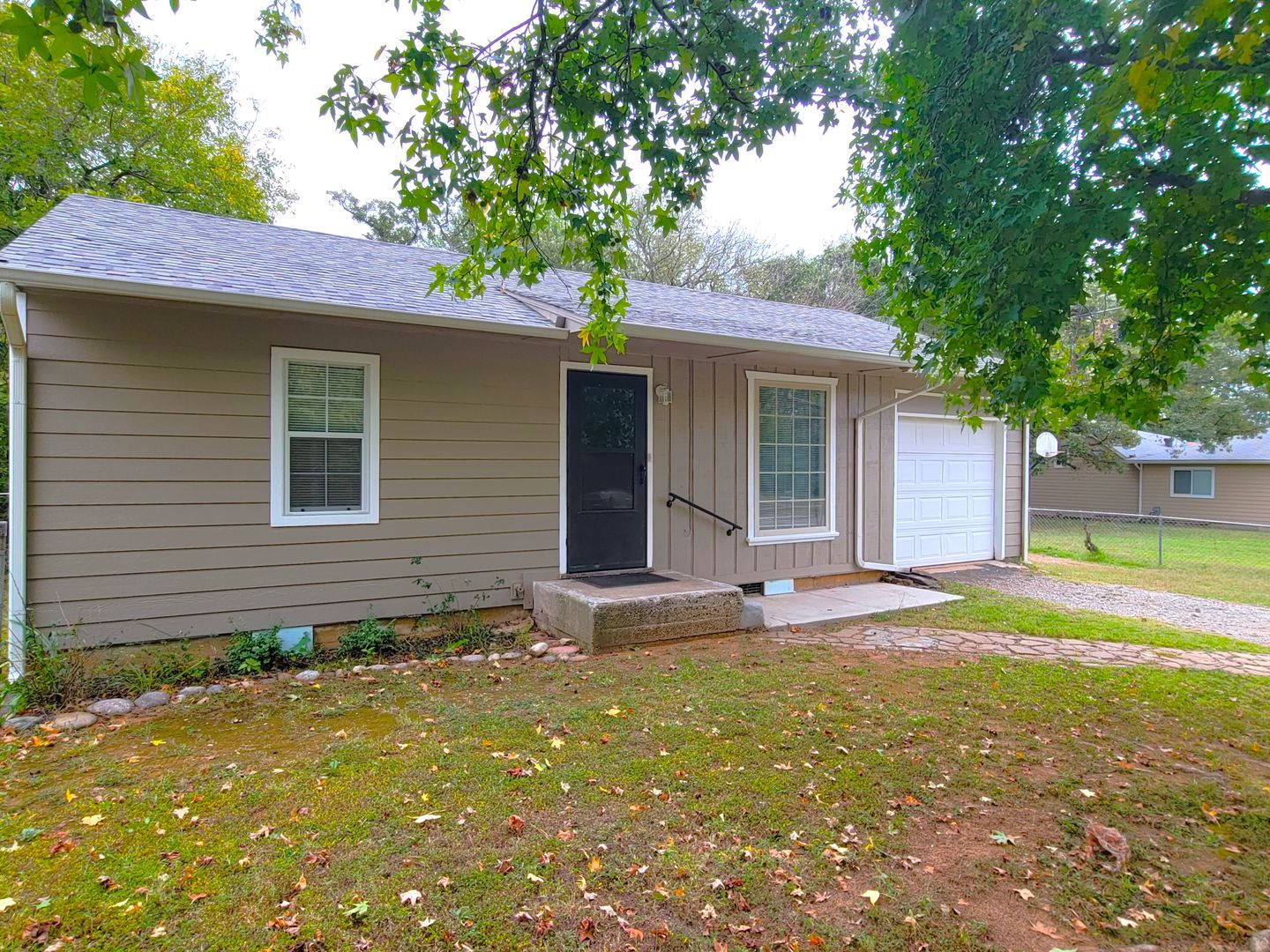 Midwest City House: 608 Poplar Lane