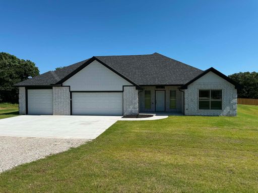 AVAILABLE NOW - $500 OFF 1ST FULL MONTH Brand New Construction in McLoud!