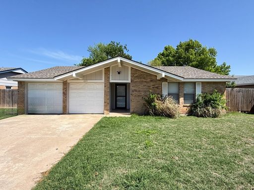 Coming Soon! Convenience and Charm Meet! 4 bedroom – photo 1