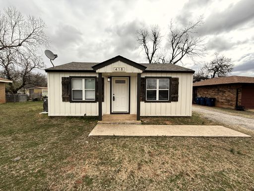 COMING SOON - Charming 1-Bedroom Home with Bonus Room in Blanchard, OK!