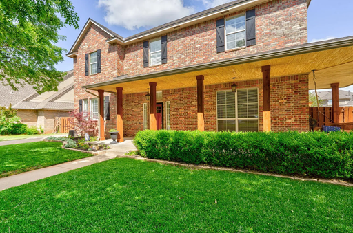 Luxury Furnished Edmond Home | Flexible Short- or Long-Term Leasing – photo 1