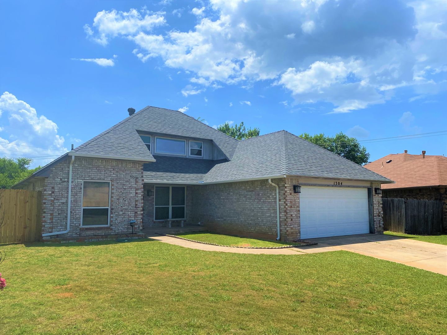 Moore House: 1304 SE 3rd St