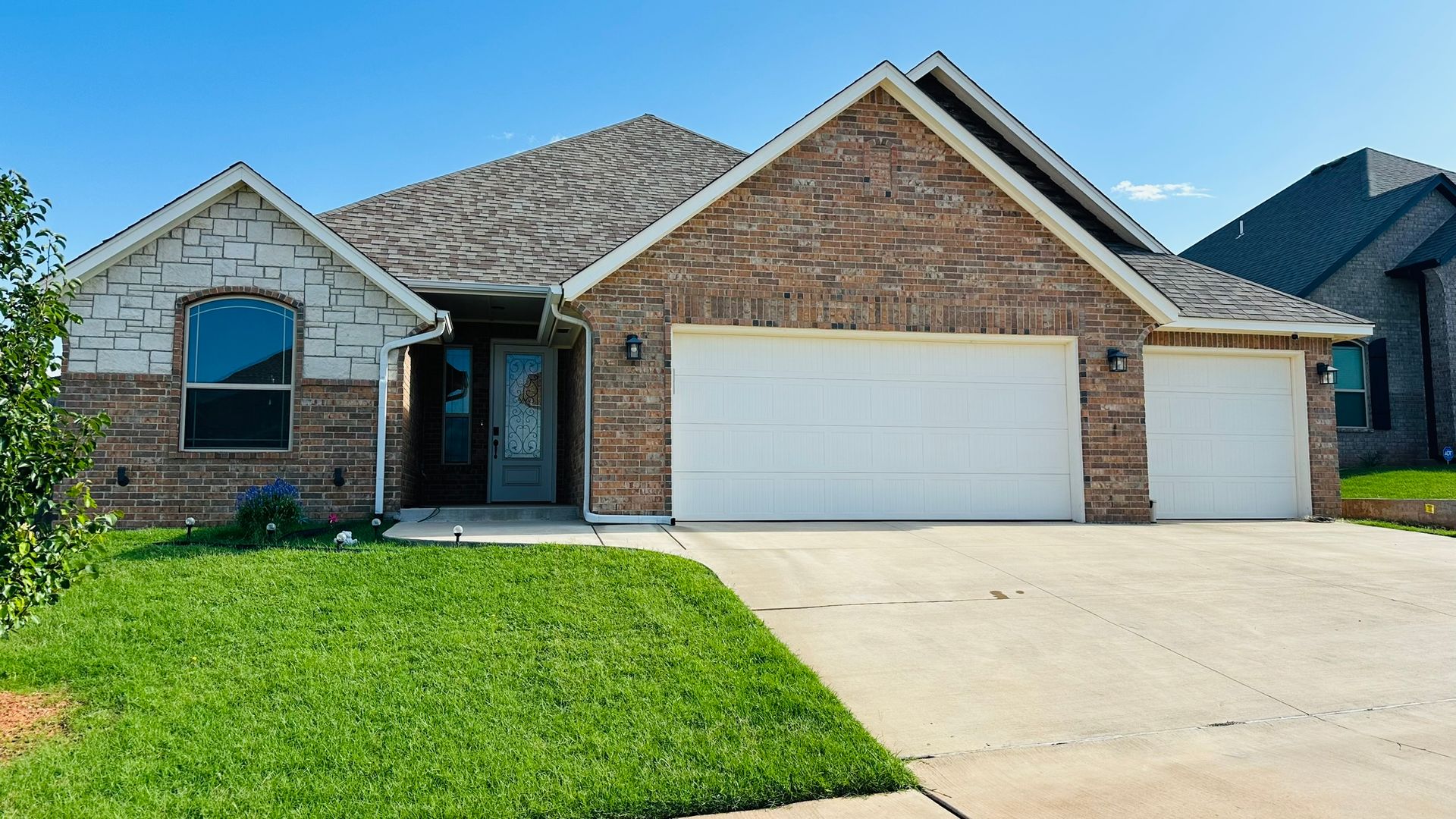 Available for Showing Now! ***SPECIAL 50% OFF 1ST FULL MONTH'S RENT***    Your Dream Home Awaits – Stylish 4-Bedroom Oasis in Oklahoma City!