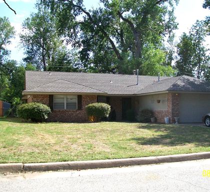 AVAILABLE NOW - Spacious 3-Bedroom Home in a Prime Oklahoma City Location – photo 1