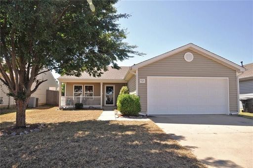 Coming Soon! Vaulted Ceilings • Fenced Backyard • Primary Suite with Walk-In Closet! – photo 1
