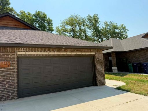 Available Now!!! Pet-Friendly 3 Bed Duplex with 2-Car Garage + Washer/Dryer in Redbud Villas – photo 1