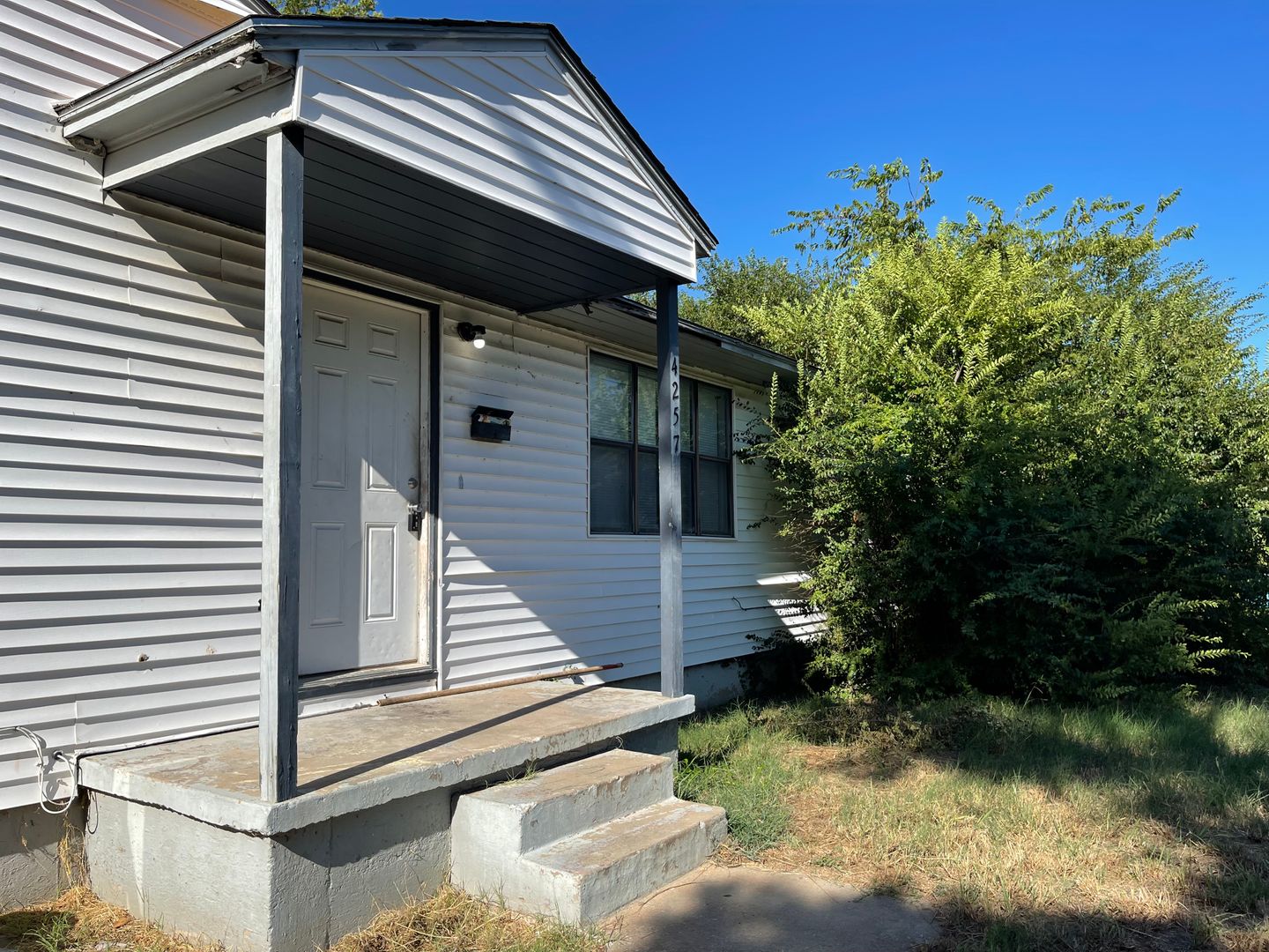 Tulsa House: 4257 East Young Pl