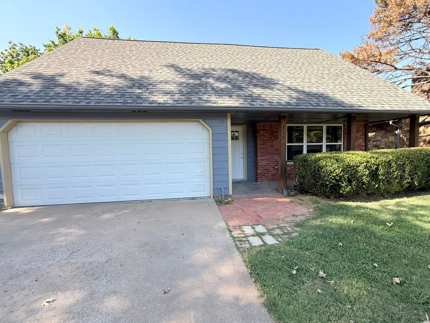 Jenks House: 137 E K PL