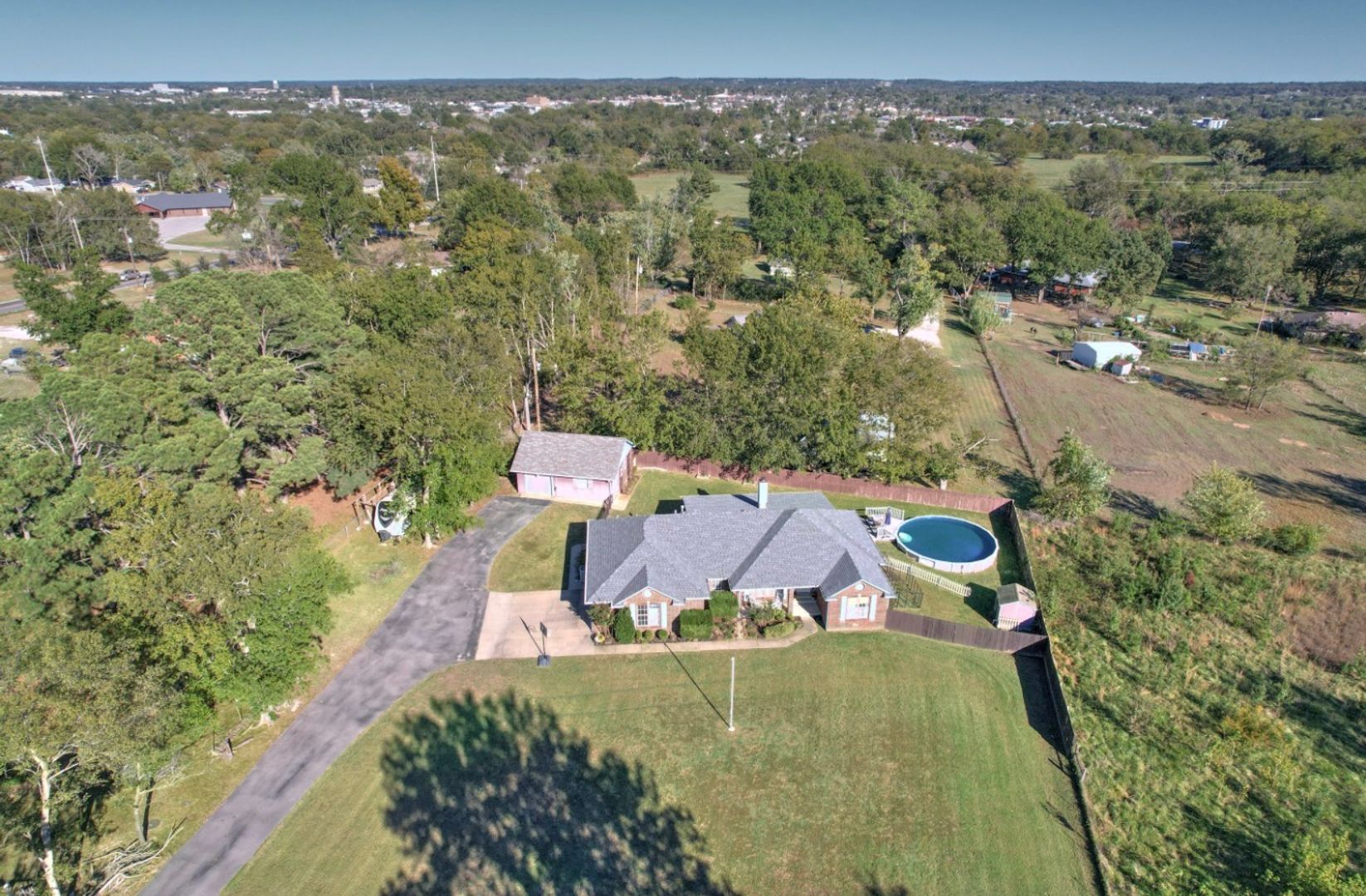 Claremore House: 710 Christmas Ln