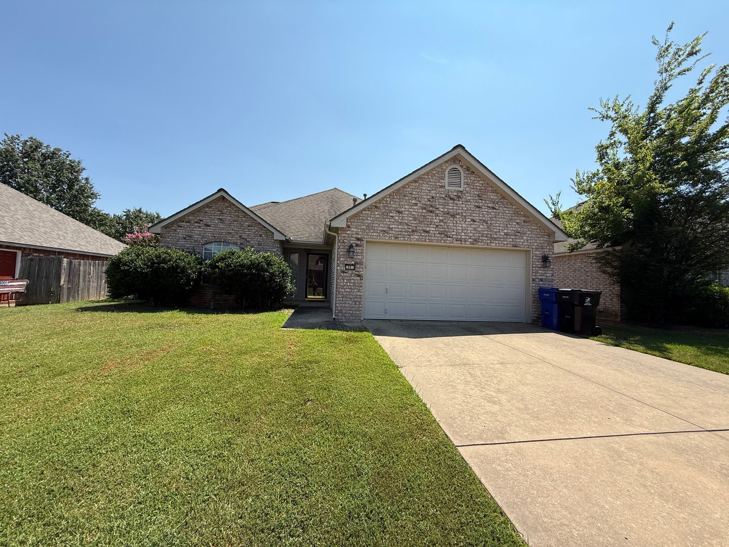 Broken Arrow House: 19910 E 46th St S