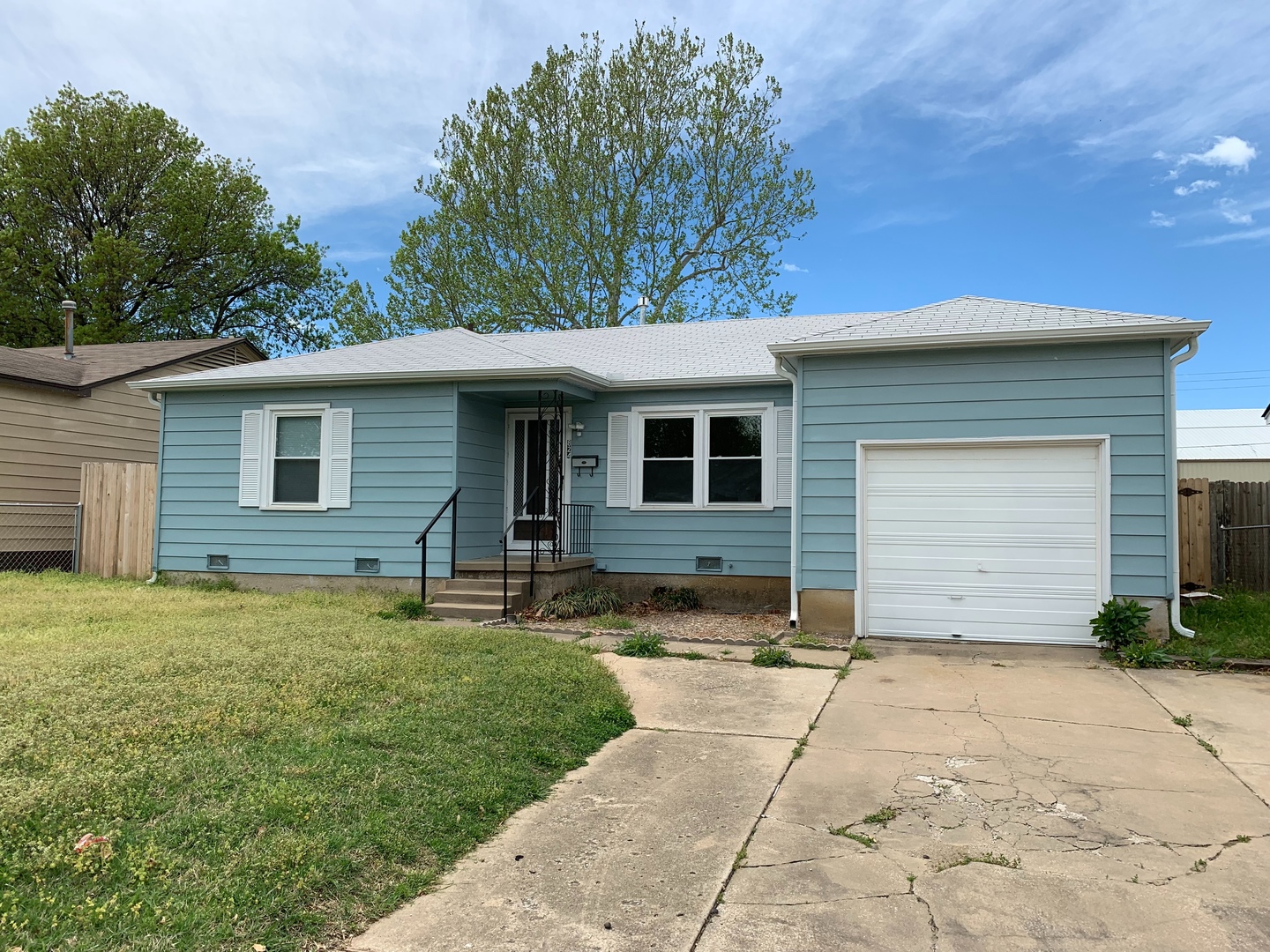 Tulsa House: 824 N Hudson Ave