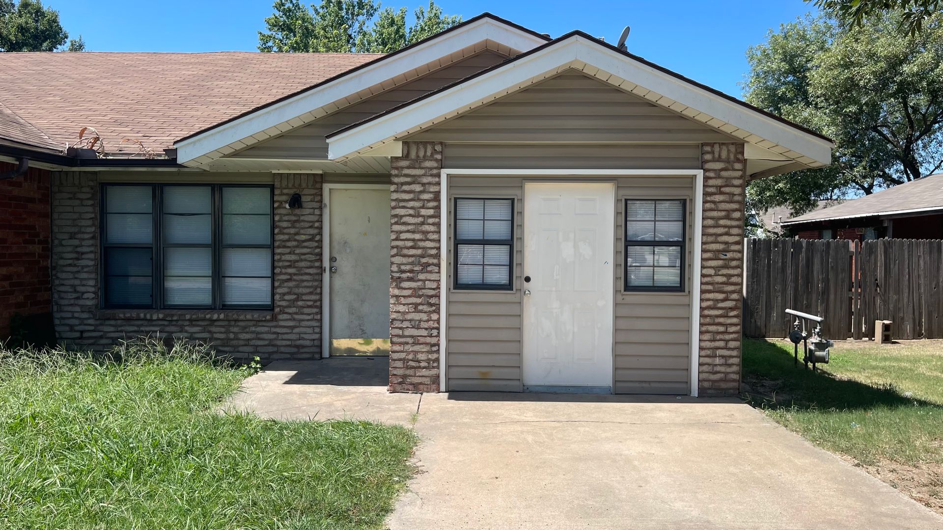 Glenpool House: 14264 Hickory st