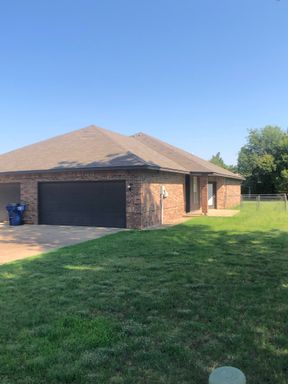 Great 2 Bedroom in Mustang for You!!!
