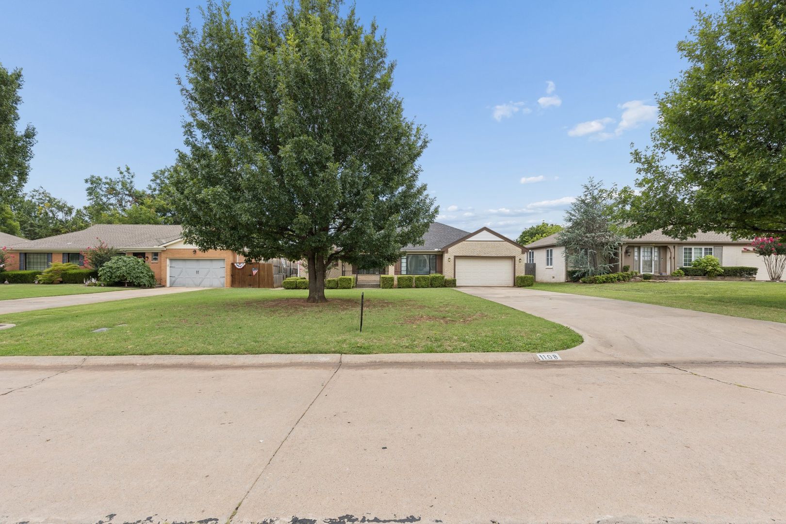 Nichols Hills House: 1108 Larchmont Lane