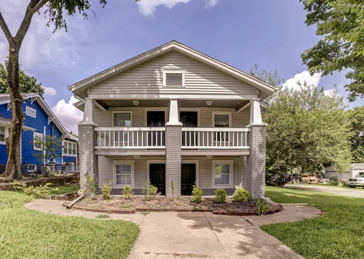 Prime Location – photo 1