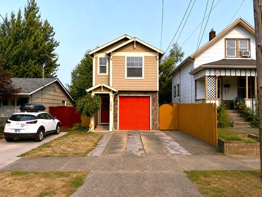 Modern 3-Bedroom Piedmont Home with Fenced Yard, Garage & Excellent North Portland Access – photo 1