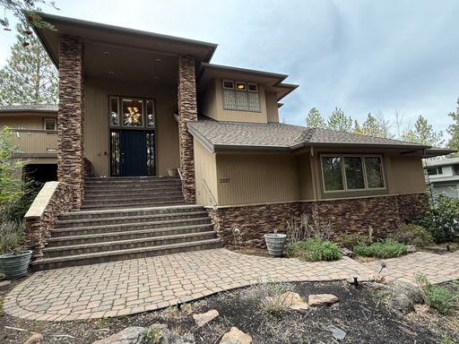 Beautiful Awbrey Glen Home with Golf Course Views – photo 1