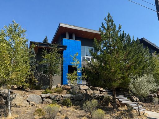 Modern Home in Premier Westside Location – photo 1