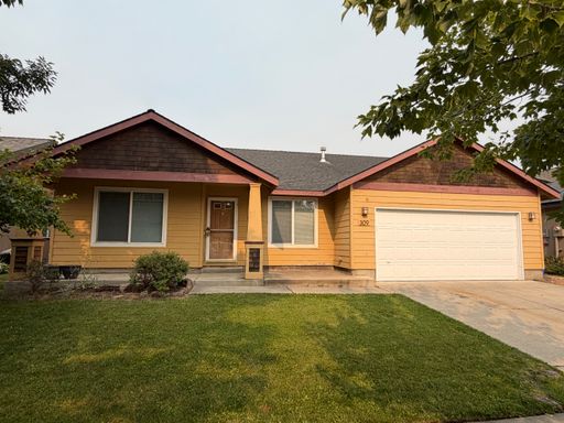 Centrally Located Single Level Home – photo 1
