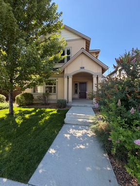 Immaculate Home with Community Amenities – photo 1