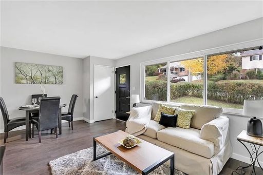 Beautiful 3 Bed/2 Bath Available in Penn Hills! – photo 1
