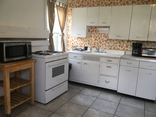 Spacious 3 Bed/ 1 Bath in Squirrel Hill! – photo 1