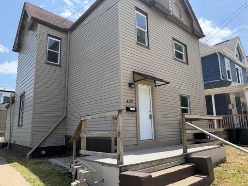 Spacious 5 Bed/ 1 Bath Home in Coraopolis! – photo 1