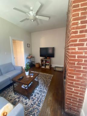 Beautiful 2 Bed/1 Bath Available in Bloomfield! $100 off first month! – photo 1