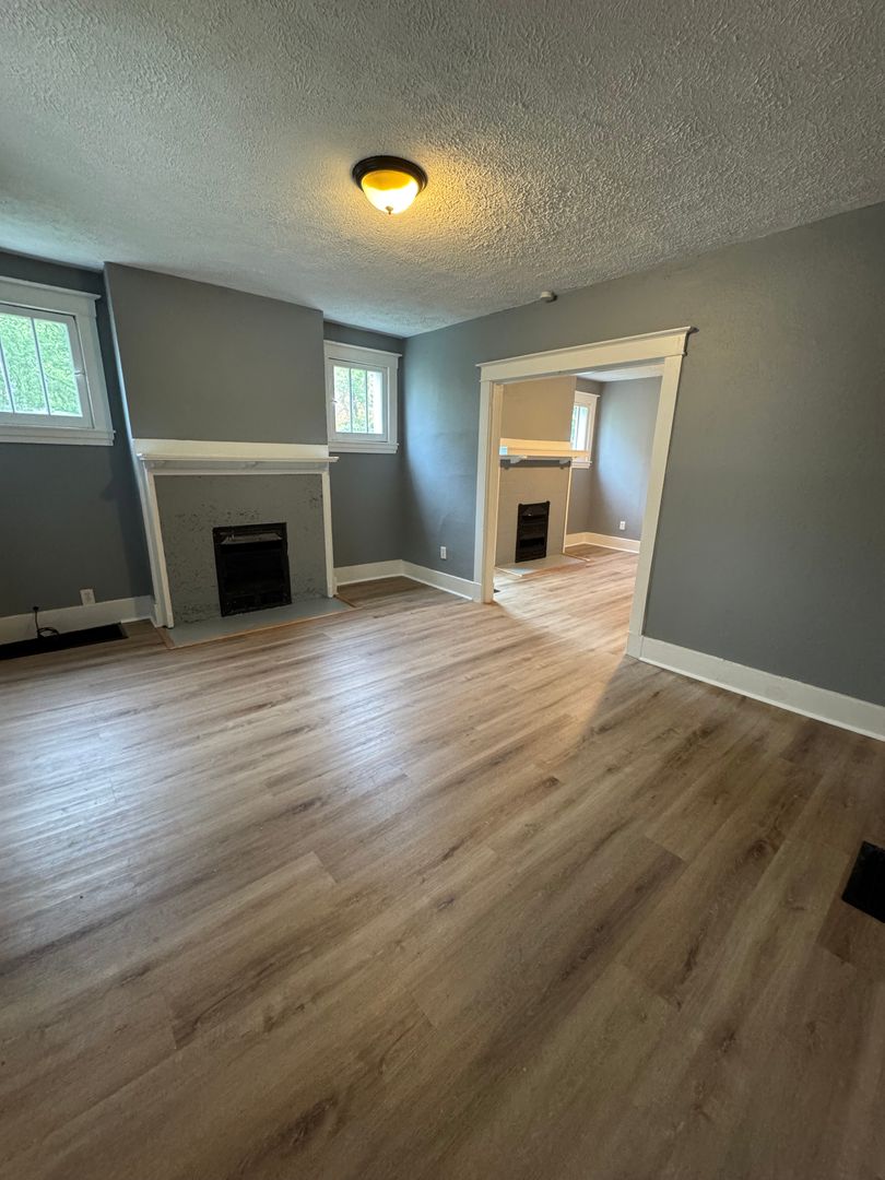 Gallery Image 0