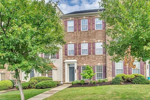 3 bedroom 3 bath Village At Pine