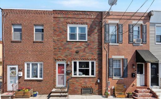 Charming 2-Bedroom Port Richmond Home with Beautiful Floors & Basement – photo 1