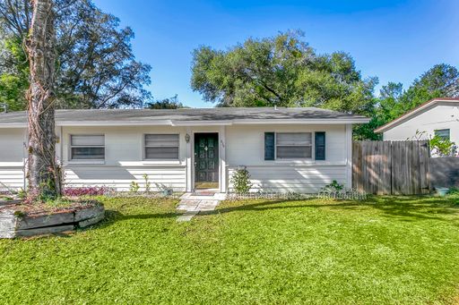 2 BR / 1 BA Duplex in Lake Mary